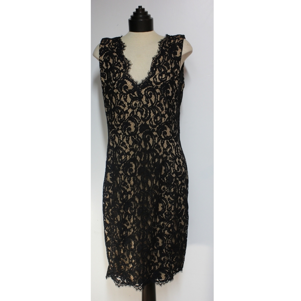 ✨offerTADASHI SHOJI ~ Embroidered lace Black dress